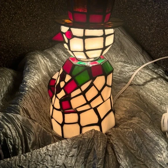 Festive Stained Glass Snowman Light - Picture 5 of 8